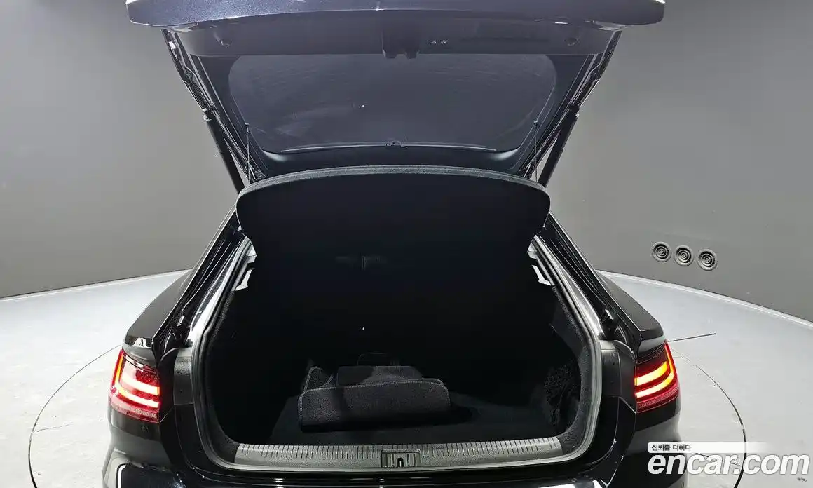 Volkswagen Arteon 2019 2.0 Автомат в Москве № 232103, фото 17