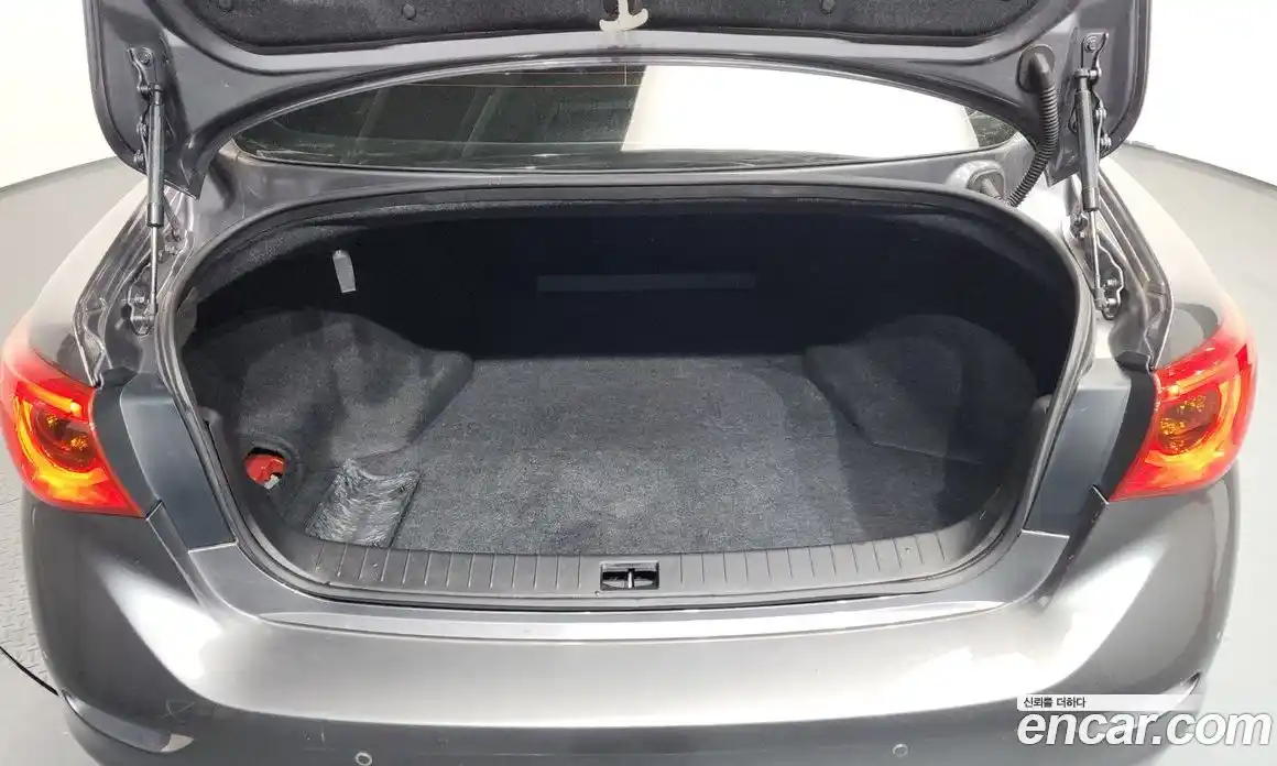 Infiniti Q50 2014 2.1 Автомат в Москве № 249685, фото 17