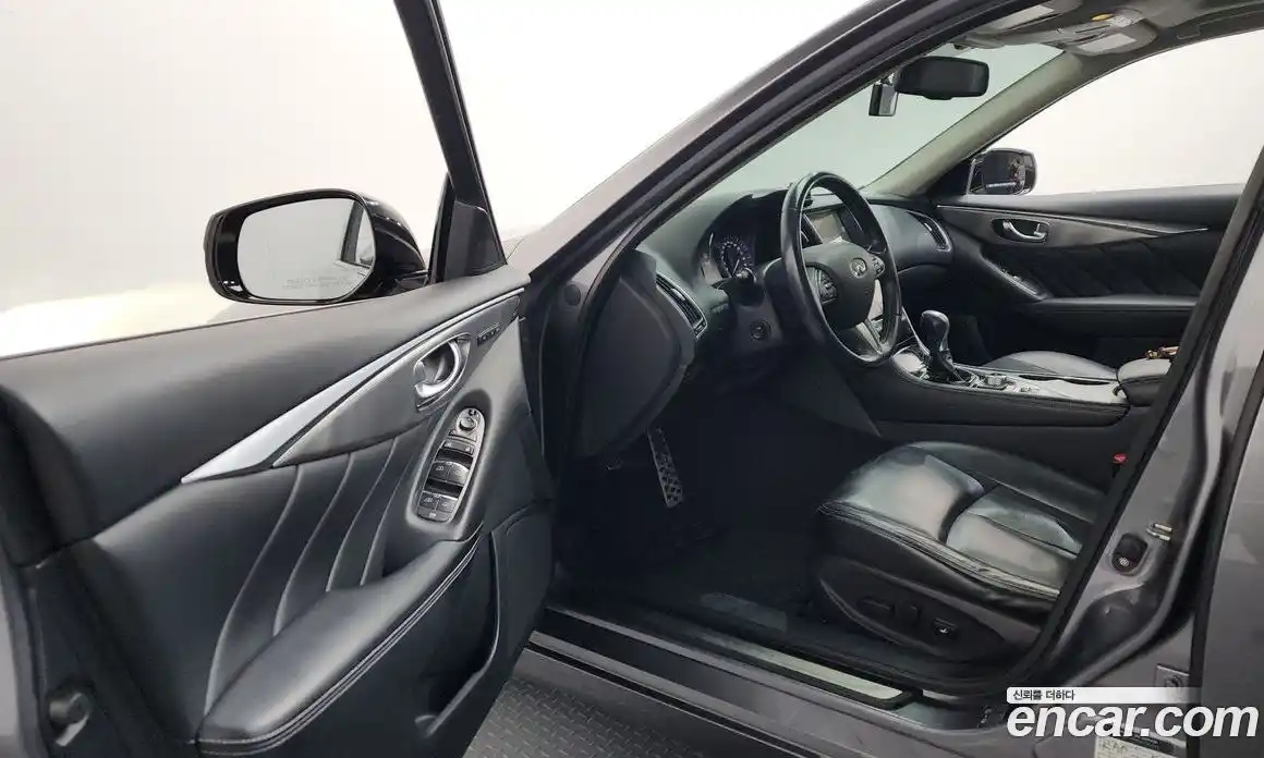 Infiniti Q50 2014 2.1 Автомат в Москве № 249685, фото 9