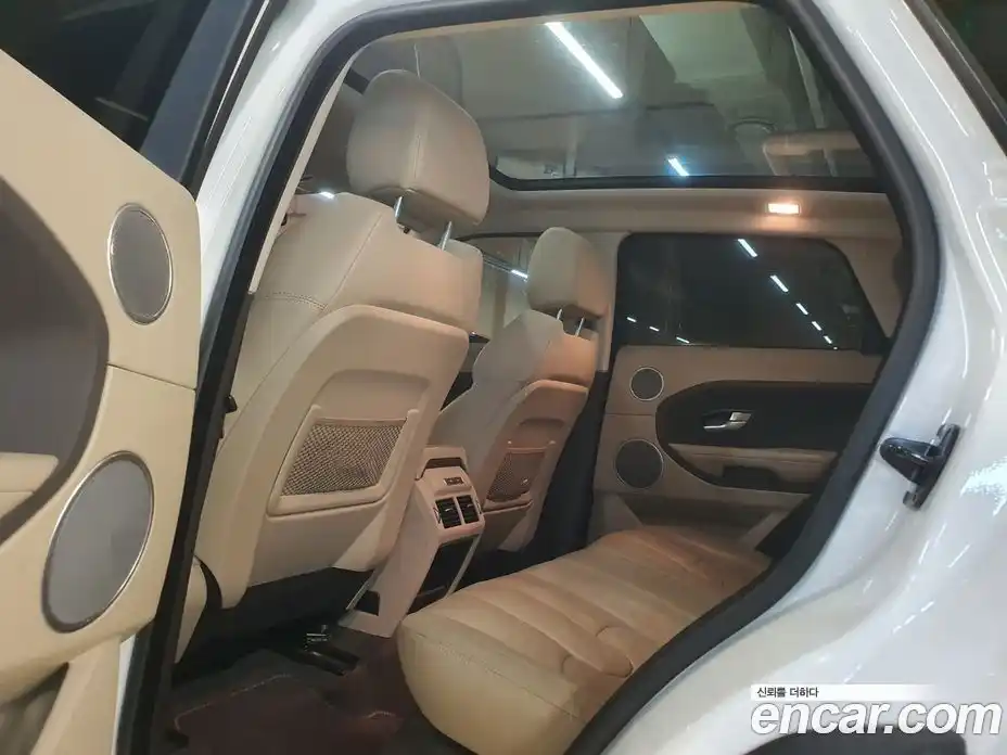 Land Rover Range-Rover Evoque 2015 2.0 Автомат в Москве № 252979, фото 16