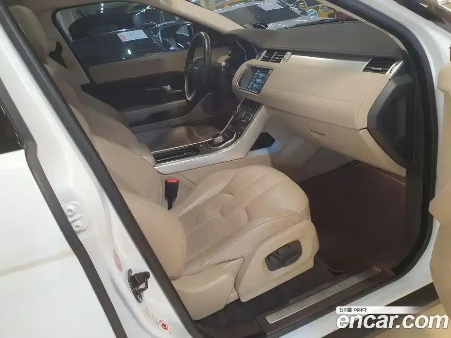 Land Rover Range-Rover Evoque 2015 2.0 Автомат в Москве № 252979, фото 20