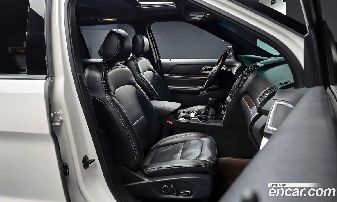 Ford Explorer 2017 2.3 Автомат в Москве № 255596, фото 18