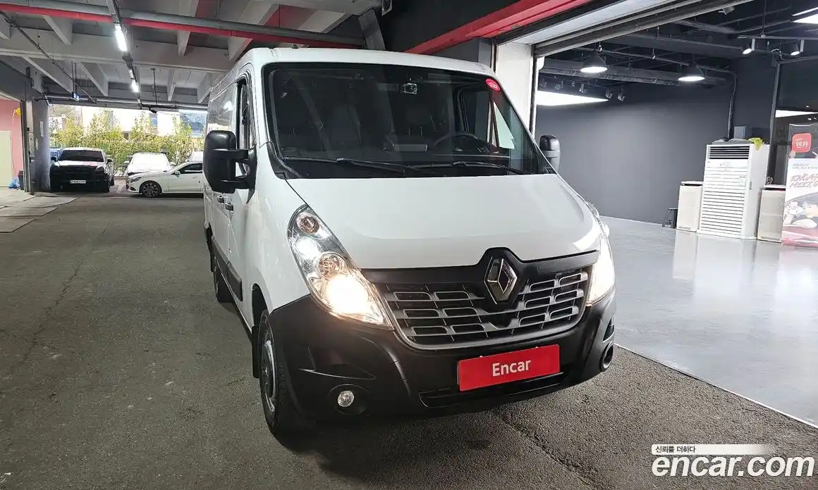 Renault Master 2019 2.3 Механическая в Москве № 275153, фото 13