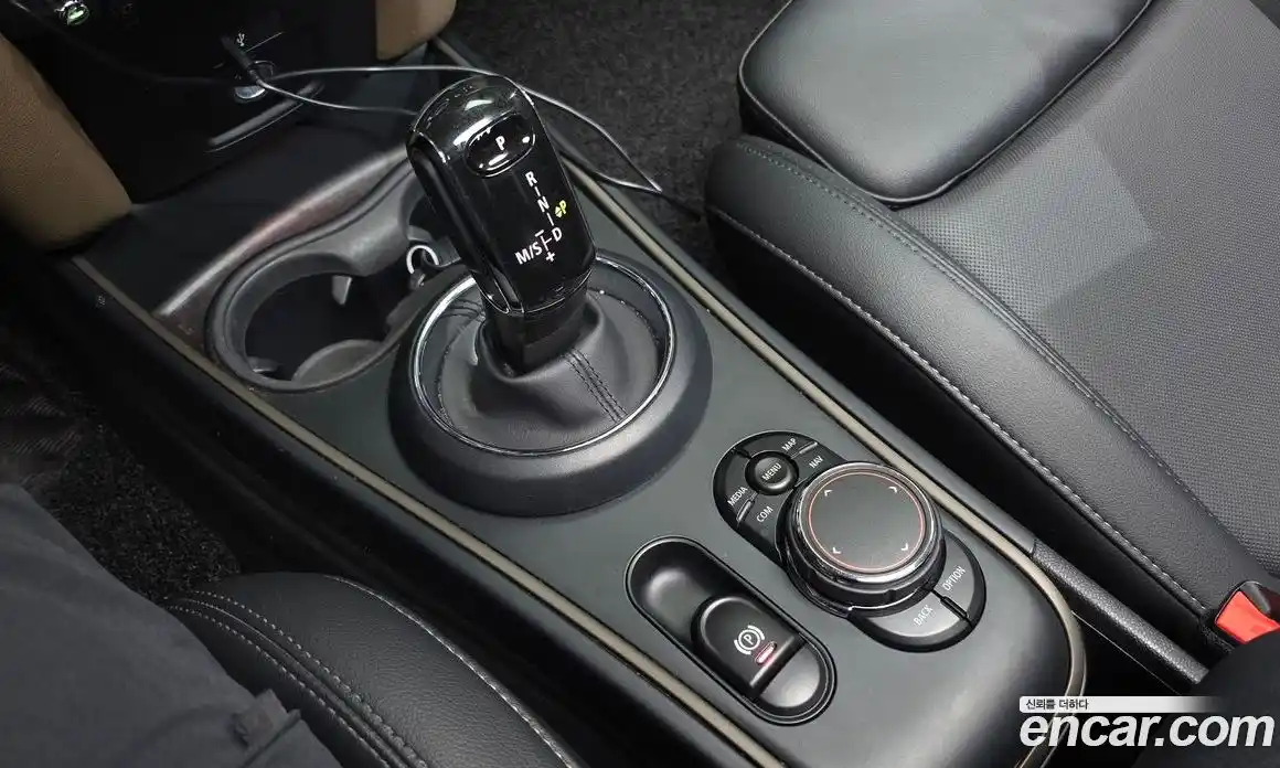 Mini Countryman 2018 2.0 Автомат в Москве № 299751, фото 14