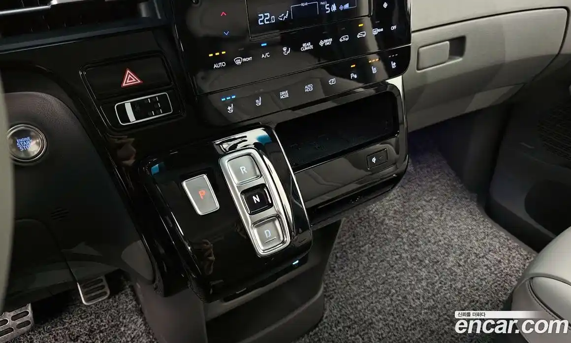 Hyundai Staria 2025 1.6 Автомат в Москве № 318428, фото 15