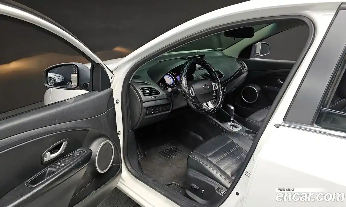 Renault SM3 2015 1.6 Автомат в Москве № 106771, фото 14