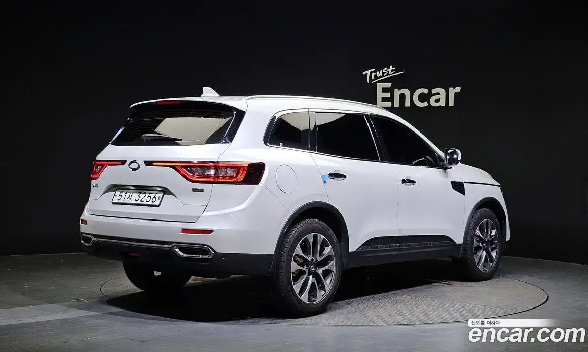 Renault QM6 2017 2.0 Автомат в Москве № 107054, фото 1