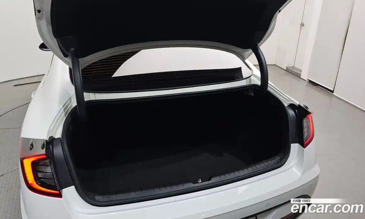 Hyundai Sonata 2020 2.0 Автомат в Москве № 108067, фото 15