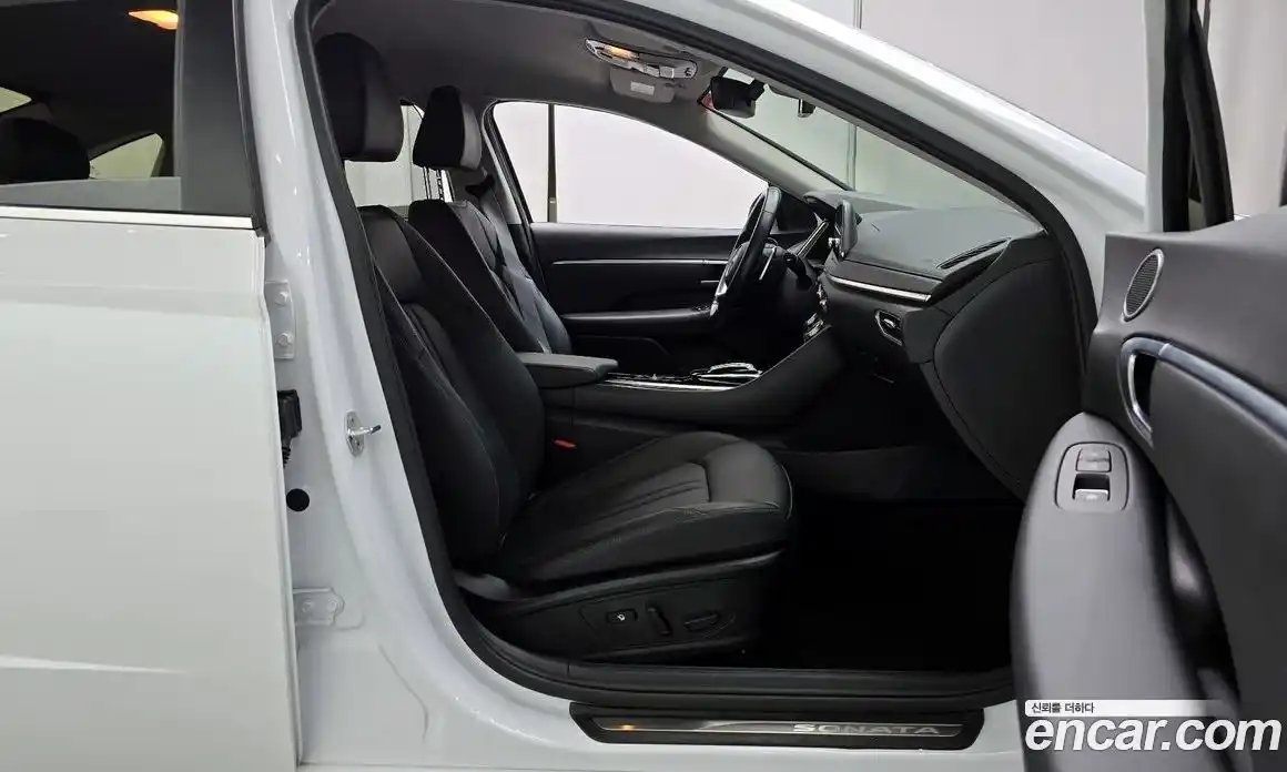 Hyundai Sonata 2020 2.0 Автомат в Москве № 108067, фото 17