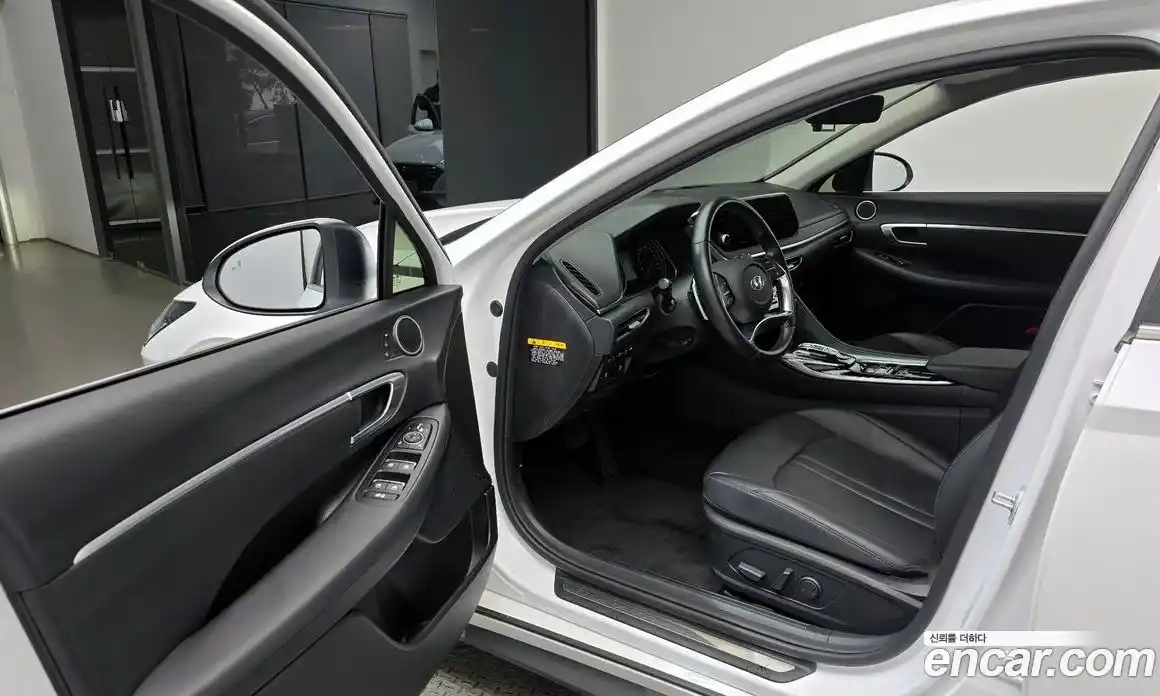 Hyundai Sonata 2020 2.0 Автомат в Москве № 108067, фото 18