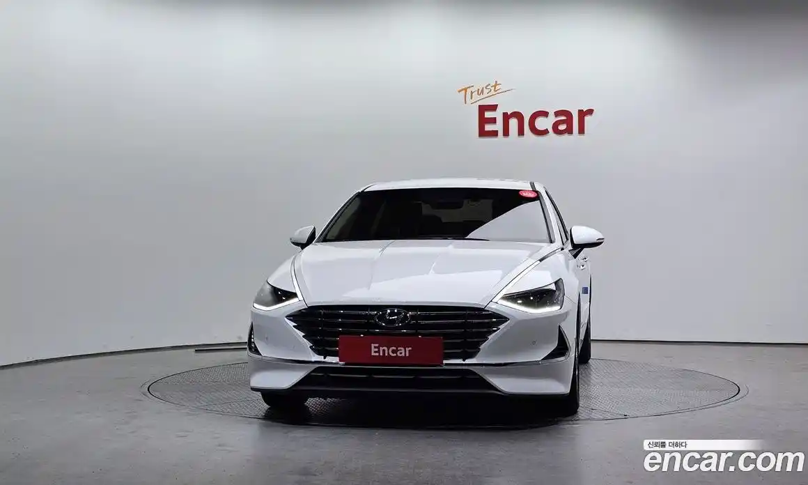 Hyundai Sonata 2020 2.0 Автомат в Москве № 108067, фото 9