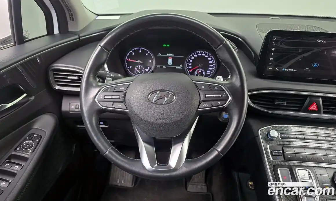 Hyundai Santa Fe 2023 2.2 Автомат в Москве № 112090, фото 3