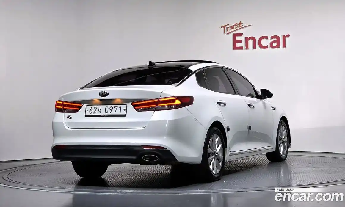 Kia K5 2016 2.0 Автомат в Москве № 120626, фото 15