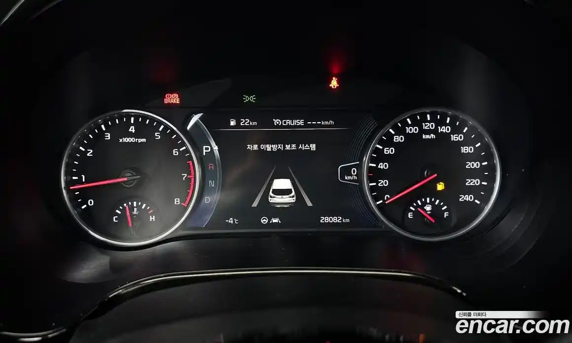 Kia Seltos 2023 1.6 Автомат в Москве № 120993, фото 2