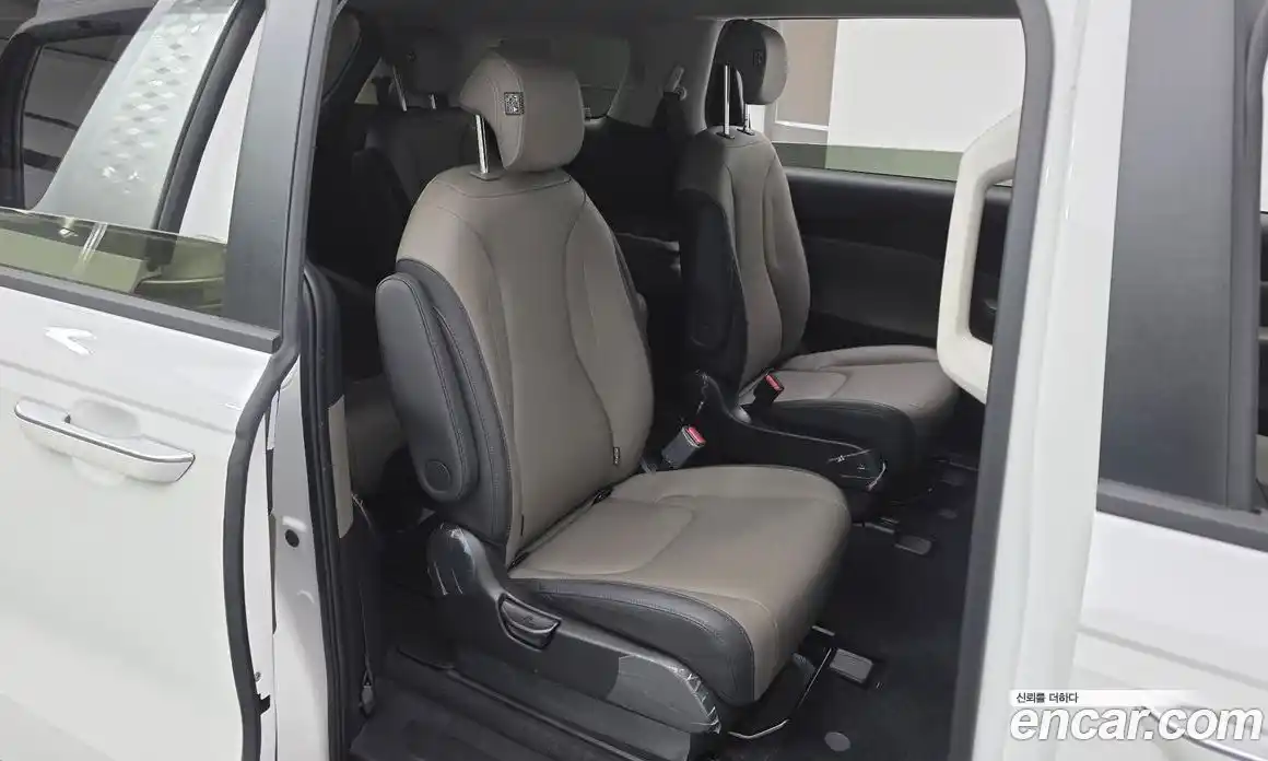 Kia Canival 2024 2.2 Автомат в Москве № 124118, фото 2