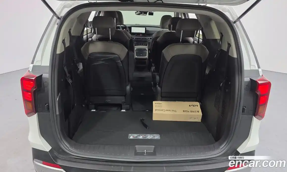 Kia Canival 2024 2.2 Автомат в Москве № 124118, фото 7