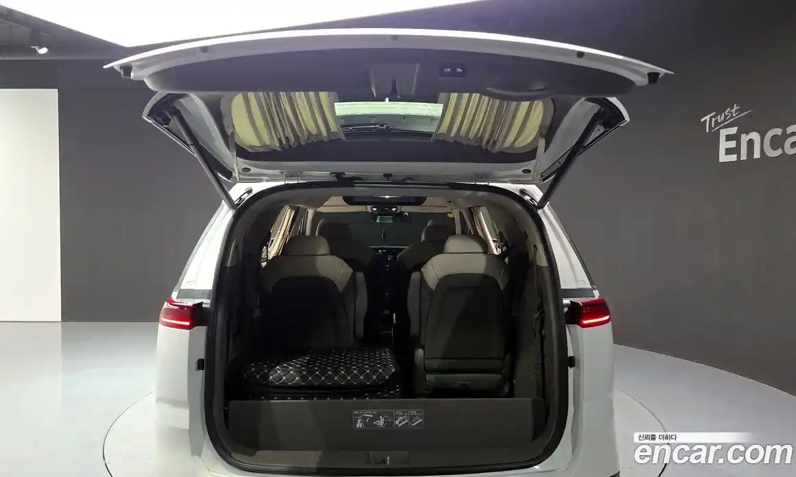 Kia Canival 2023 3.5 Автомат в Москве № 127138, фото 20