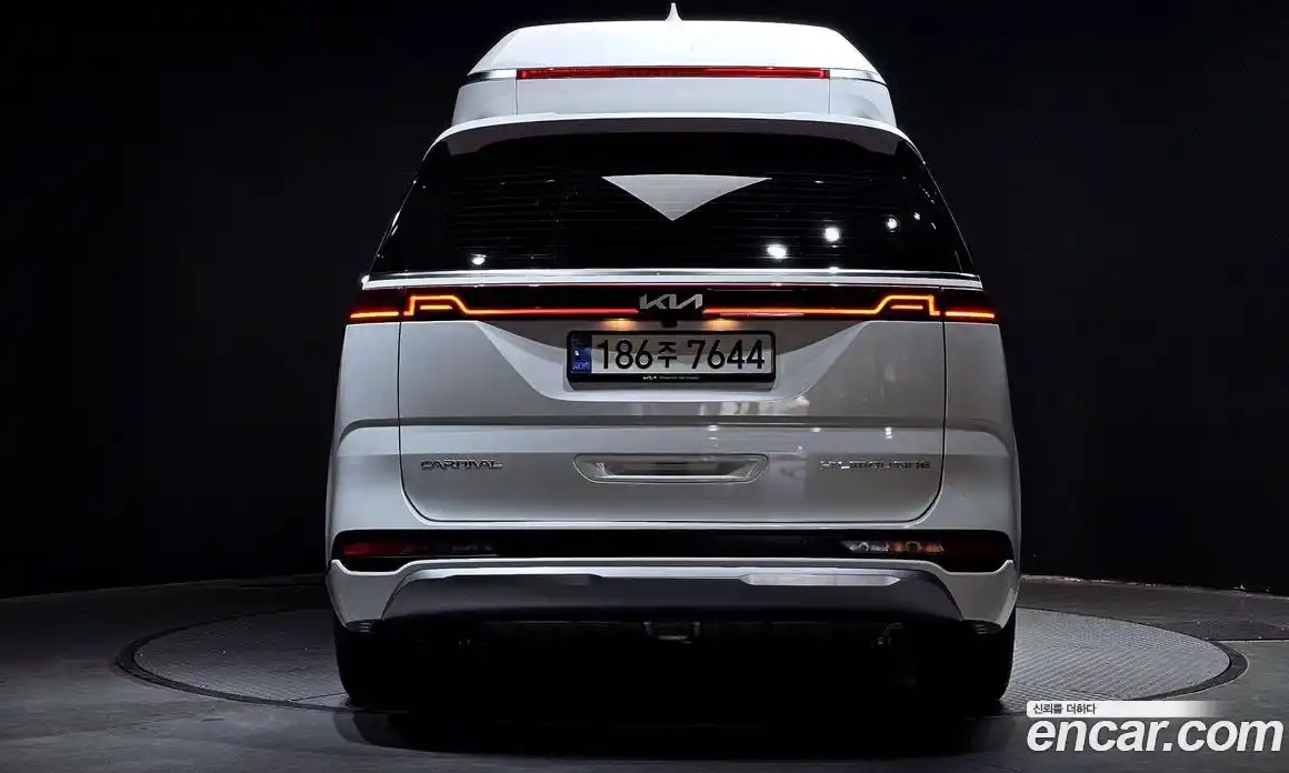 Kia Canival 2023 3.5 Автомат в Москве № 130514, фото 18