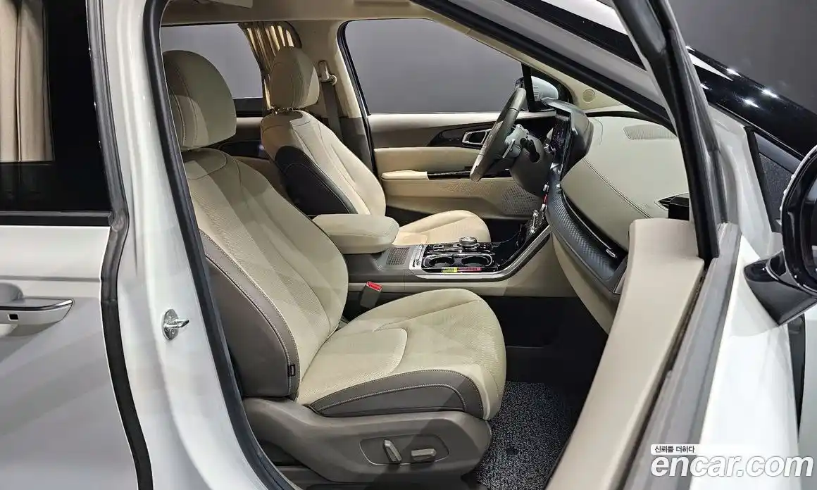 Kia Canival 2023 3.5 Автомат в Москве № 130514, фото 3