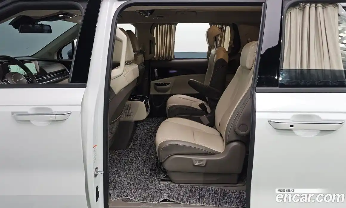 Kia Canival 2023 3.5 Автомат в Москве № 133811, фото 16