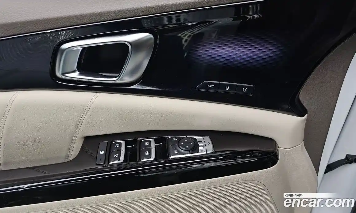 Kia Canival 2023 3.5 Автомат в Москве № 133811, фото 19