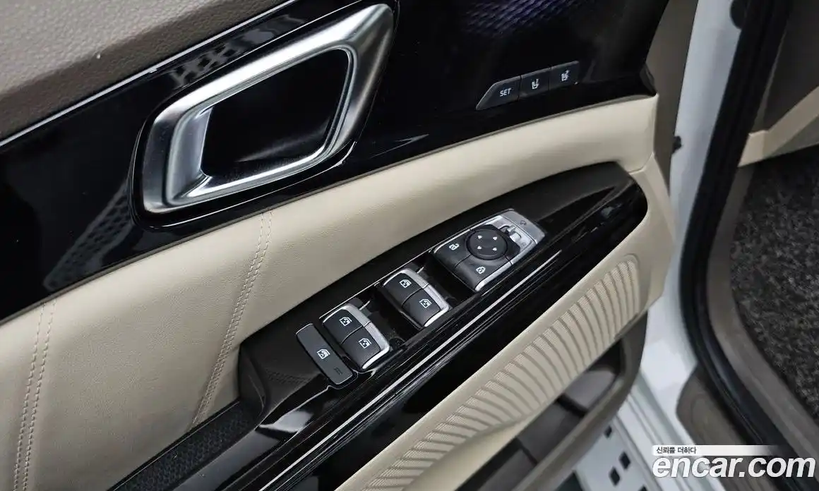 Kia Canival 2023 3.5 Автомат в Москве № 133856, фото 13