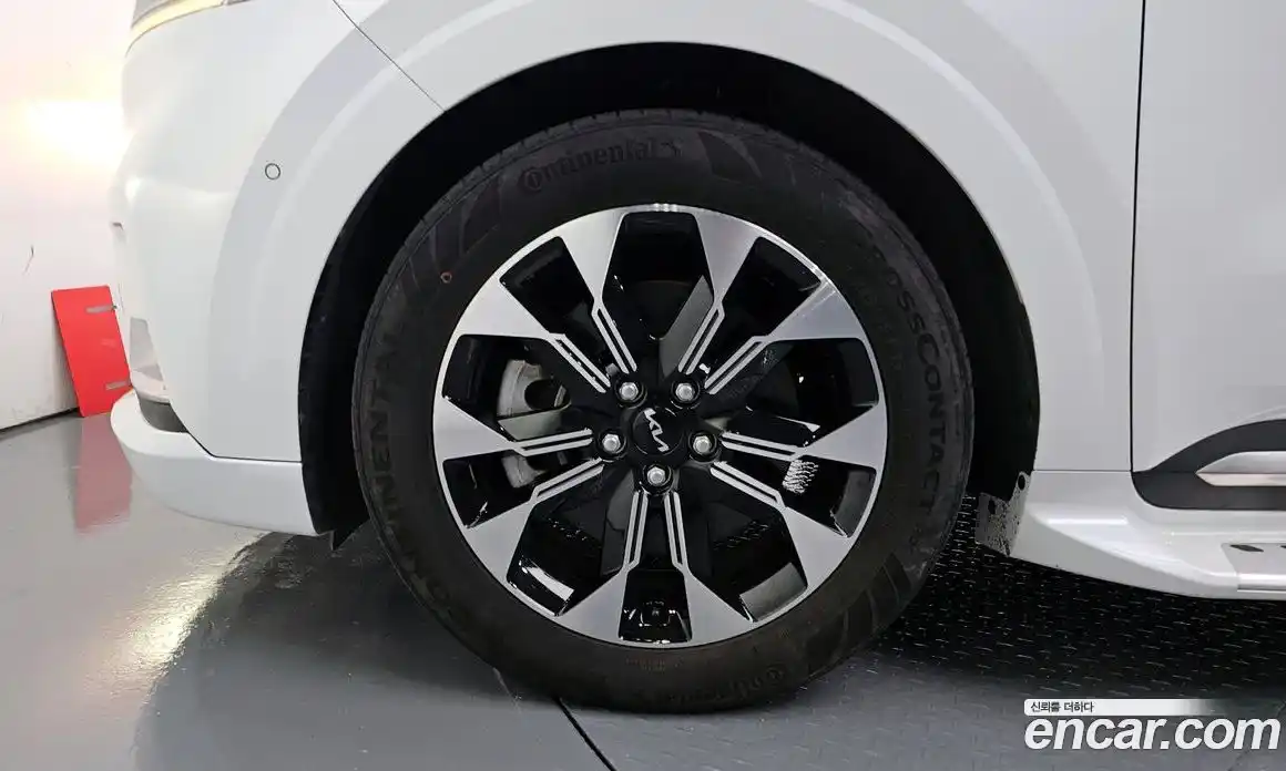 Kia Canival 2023 3.5 Автомат в Москве № 133856, фото 14