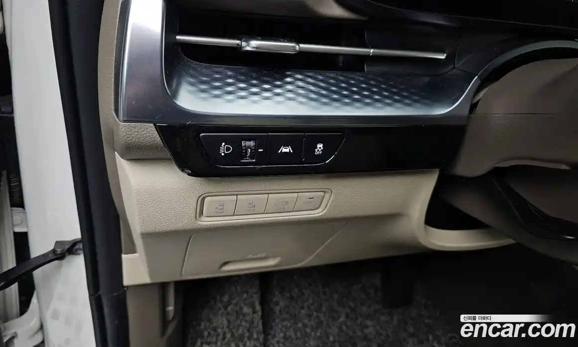 Kia Canival 2023 3.5 Автомат в Москве № 133856, фото 8