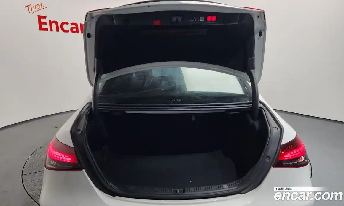 Mercedes-Benz E-Class 2023 1.9 Автомат в Москве № 139088, фото 14