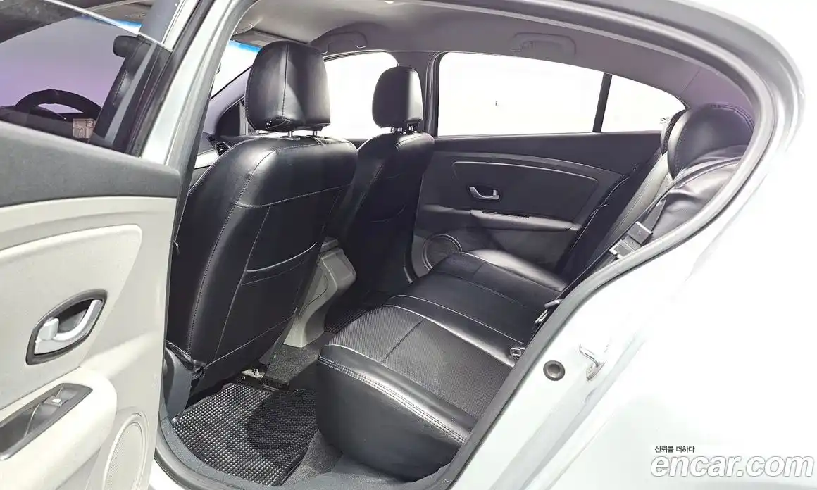 Renault SM3 2010 1.6 Автомат в Москве № 140238, фото 3