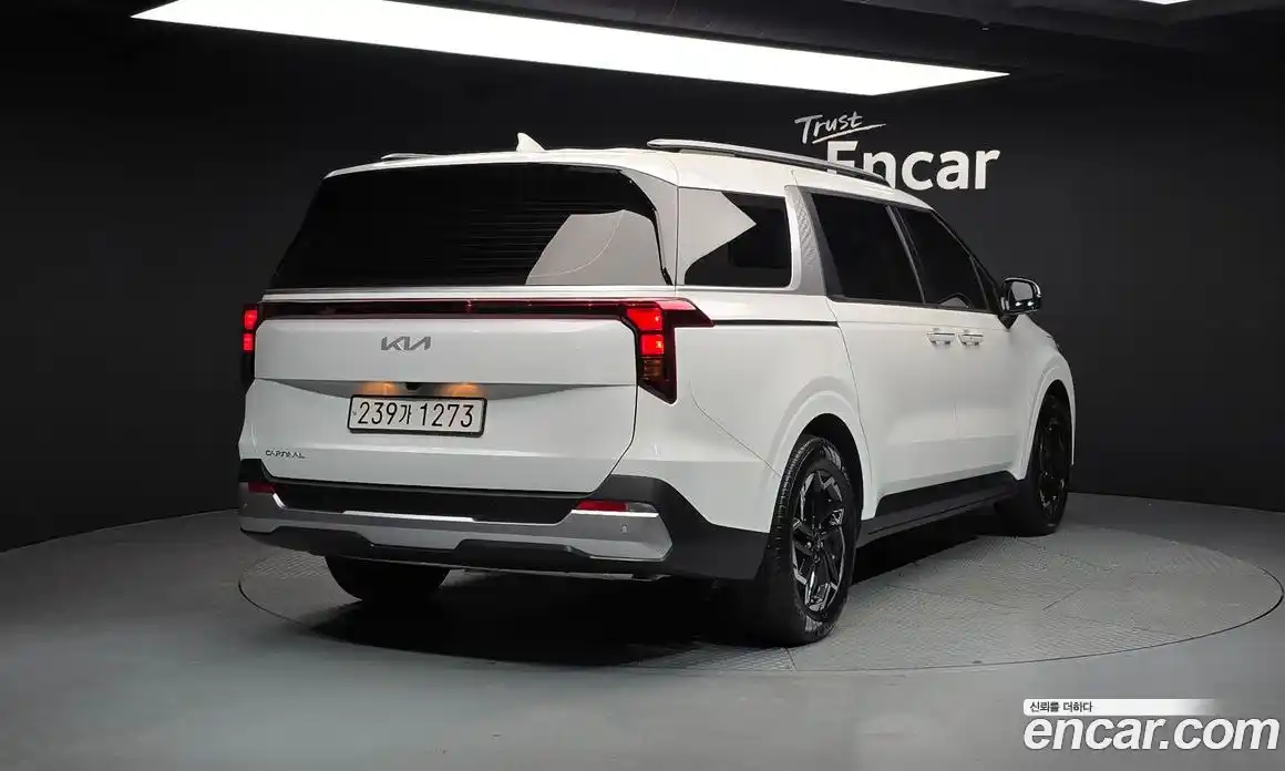 Kia Canival 2024 2.2 Автомат в Москве № 14348, фото 3