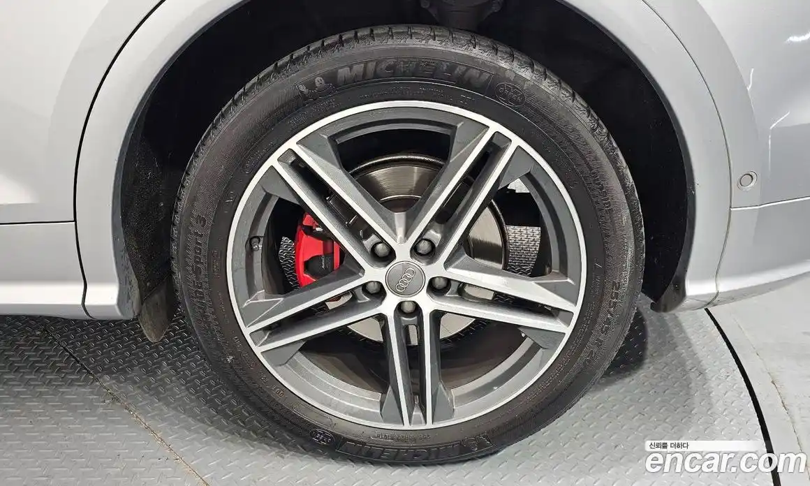 Audi SQ5 2020 3.0 Автомат в Москве № 163644, фото 19