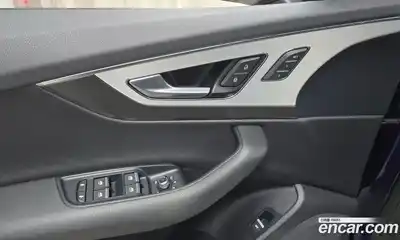 Audi Q7 2019 2.0 Автомат в Москве № 163850, миниатюра 2