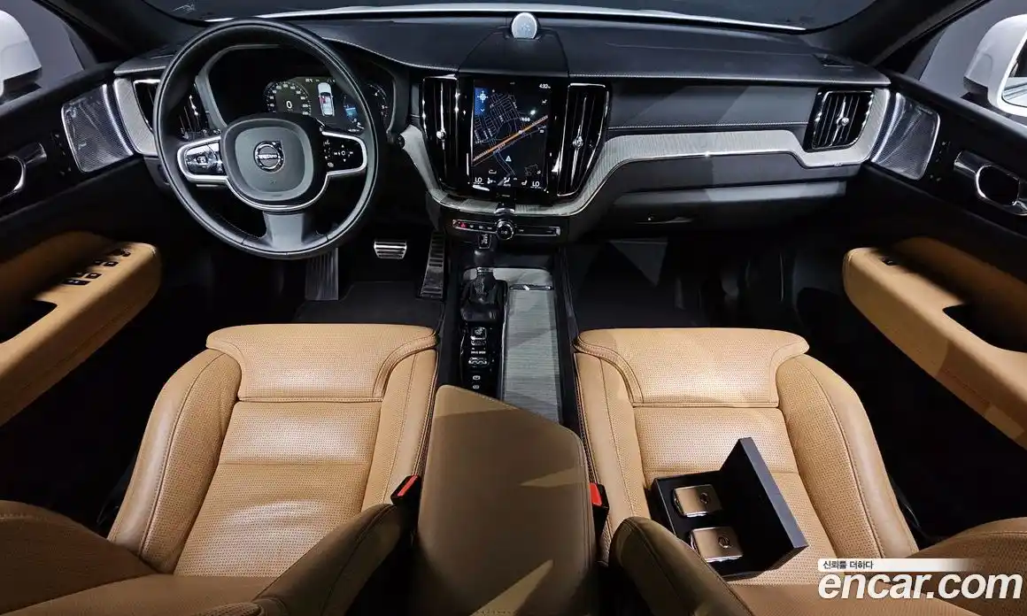 Volvo XC60 2019 2.0 Автомат в Москве № 164593, фото 10