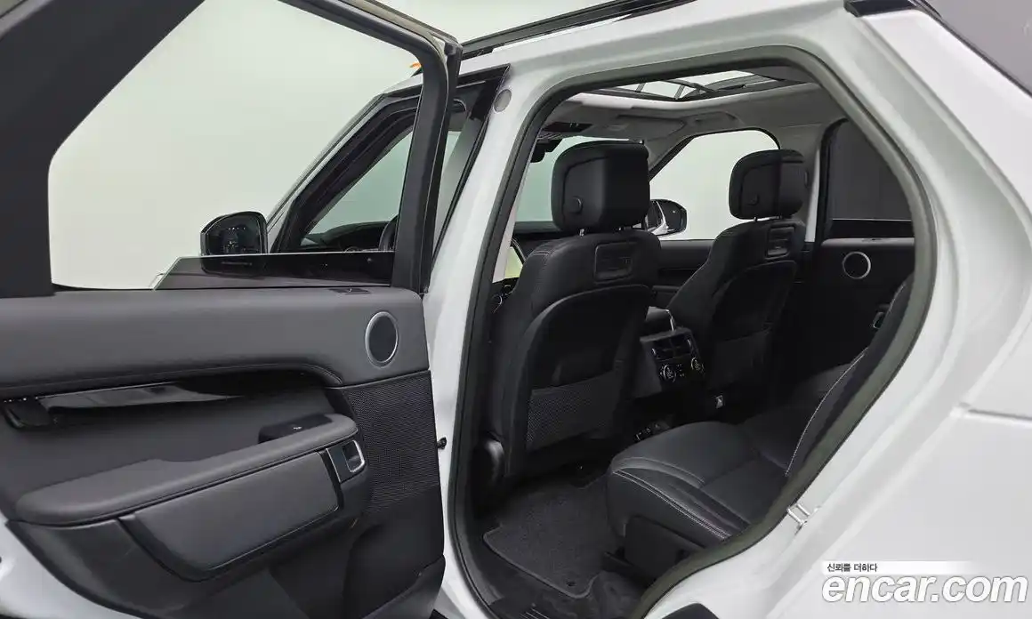 Land Rover Discovery 2023 3.0 Автомат в Москве № 166296, фото 13