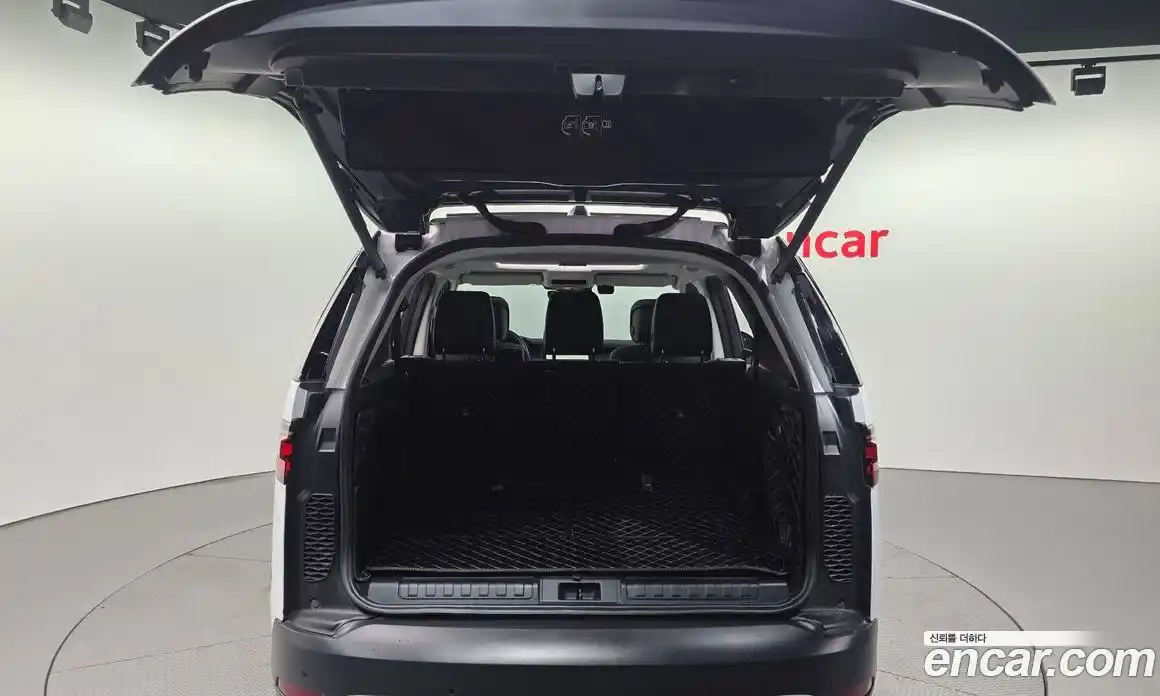 Land Rover Discovery 2023 3.0 Автомат в Москве № 166296, фото 17