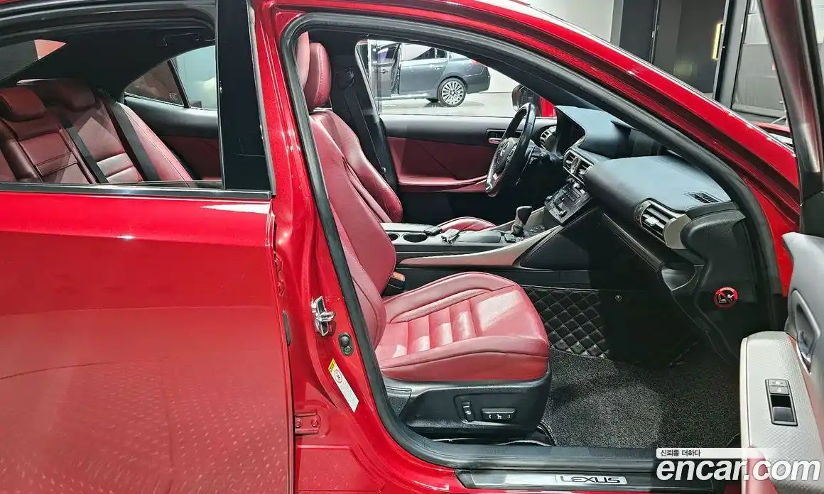 Lexus IS 2016 2.0 Автомат в Москве № 168121, фото 13