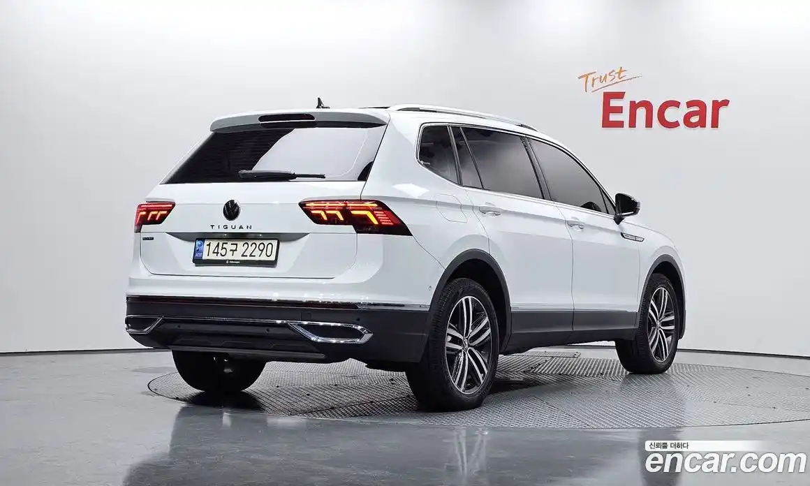 Volkswagen Tiguan 2023 2.0 Автомат в Москве № 168652, фото 11