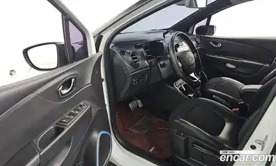 Renault QM3 2017 1.5 Автомат в Москве № 178142, миниатюра 6