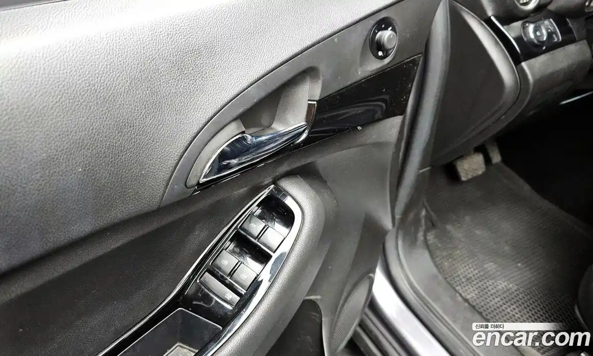 Chevrolet Orlando 2012 2.0 Автомат в Москве № 18613, фото 17