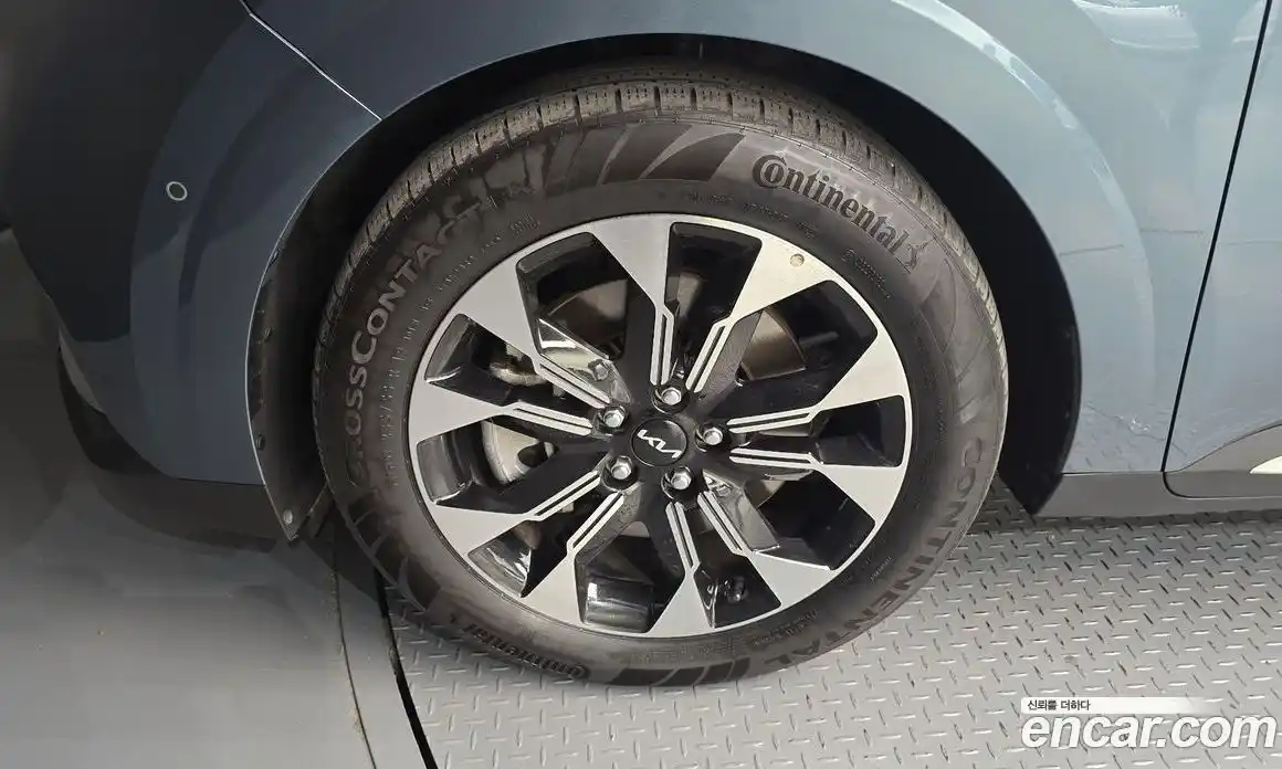 Kia Canival 2023 3.5 Автомат в Москве № 18645, фото 4