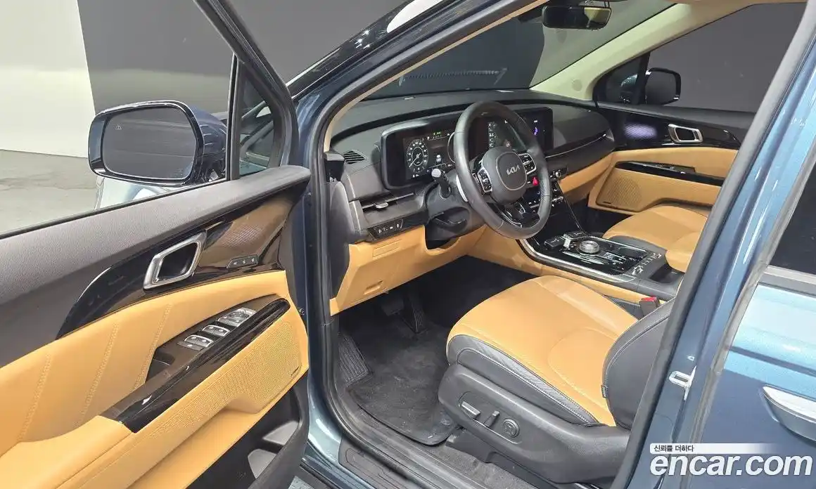 Kia Canival 2023 3.5 Автомат в Москве № 18645, фото 5