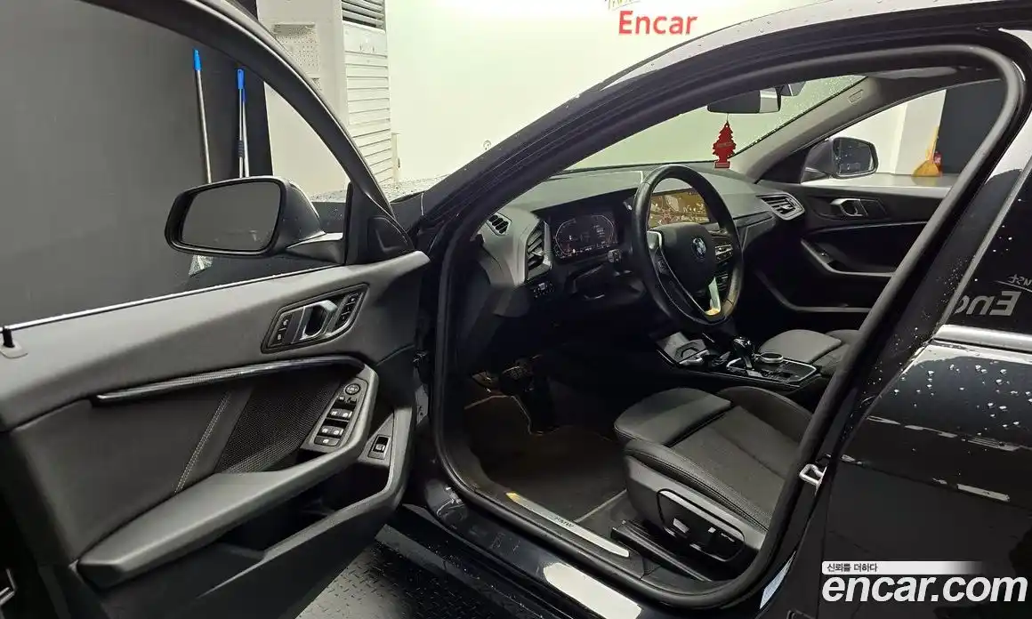 BMW 1-Series 2024 2.0 Автомат в Москве № 188014, фото 3