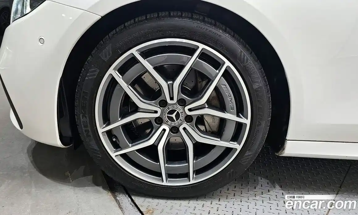 Mercedes-Benz E-Class 2023 1.9 Автомат в Москве № 194359, фото 14