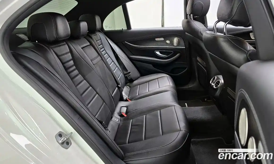 Mercedes-Benz E-Class 2023 1.9 Автомат в Москве № 194359, фото 17