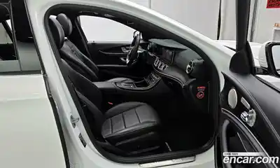 Mercedes-Benz E-Class 2023 1.9 Автомат в Москве № 194359, миниатюра 9