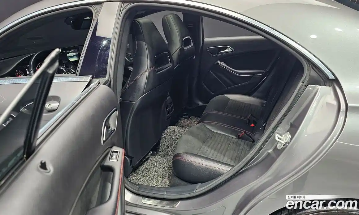 Mercedes-Benz CLA-Class 2018 2.0 Автомат в Москве № 194571, фото 12