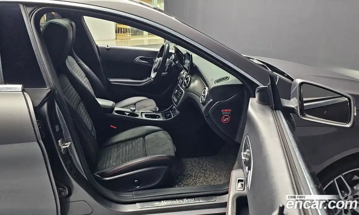 Mercedes-Benz CLA-Class 2018 2.0 Автомат в Москве № 194571, фото 14