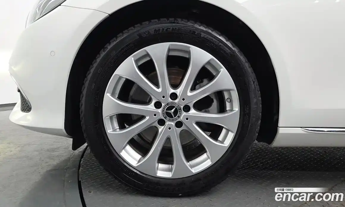 Mercedes-Benz E-Class 2019 1.9 Автомат в Москве № 195279, фото 12