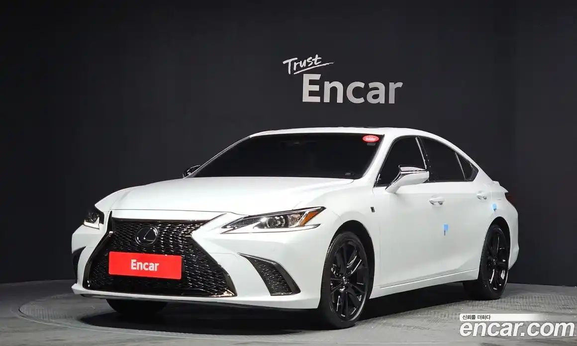 Lexus ES 2024 2.5 Автомат в Москве № 198766, фото 3